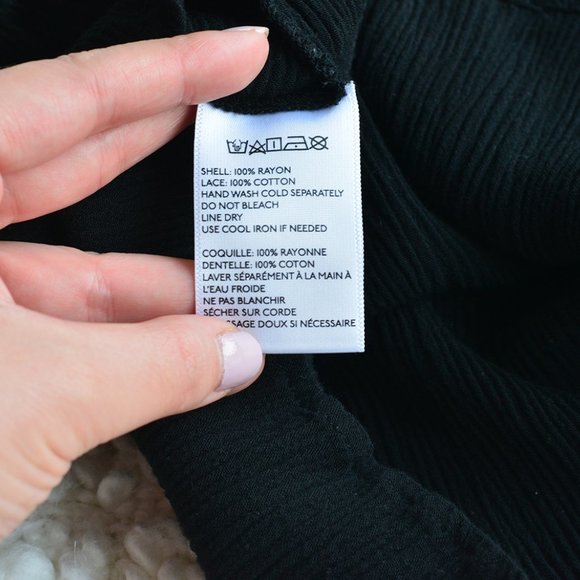 3/$30 - Urban Outfitters Black Lace Crop Top - Picture 5 of 5